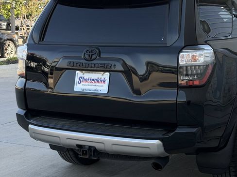 Used 2024 Toyota 4Runner TRD Off-Road Premium w/ Moonroof Package AWD/4WD image 6
