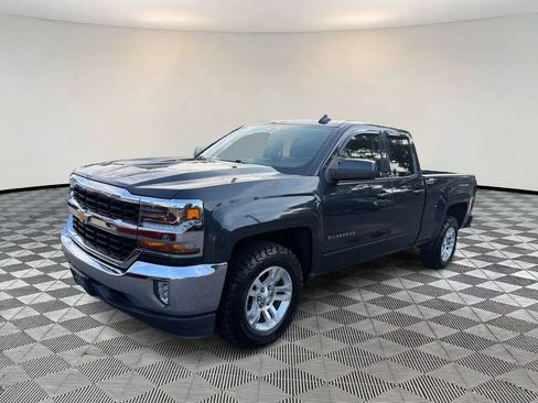 Used 2018 Chevrolet Silverado 1500 LT w/ All Star Edition AWD/4WD image 3