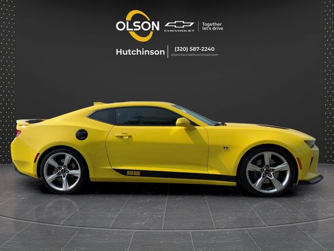 Used 2018 Chevrolet Camaro SS RWD image 12