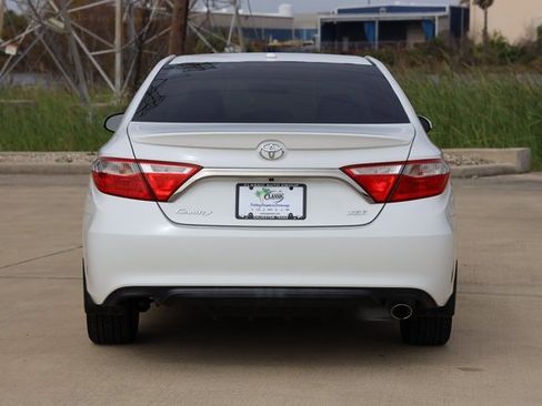 Used 2015 Toyota Camry XSE image 7