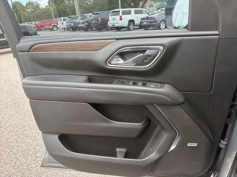 Used 2023 Chevrolet Suburban High Country RWD image 10