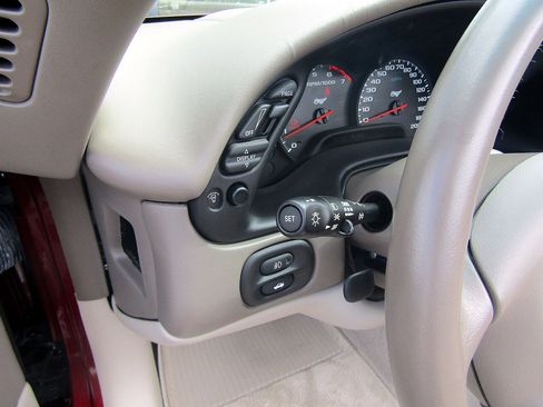 Used 2003 Chevrolet Corvette Convertible w/ Preferred Equipment Group1 RWD image 15