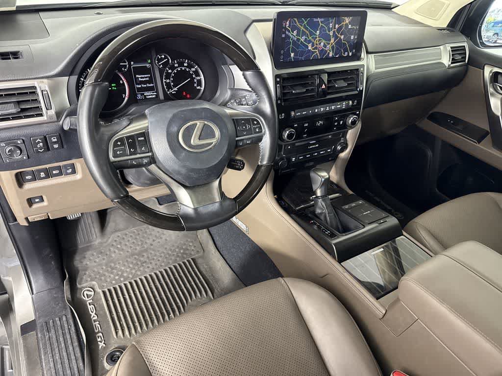 Used 2023 Lexus GX 460 Luxury w/ Sport Design Package AWD/4WD image 4