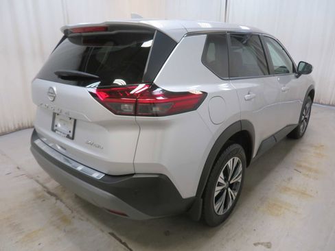 Certified 2022 Nissan Rogue SV image 10
