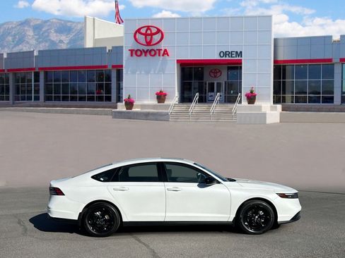 Used 2025 Honda Accord SE image 3