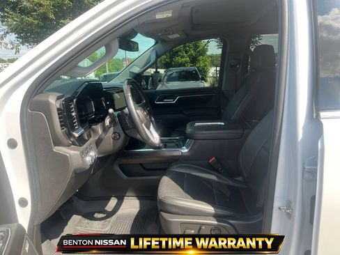 Used 2022 GMC Sierra 1500 SLT AWD/4WD image 11