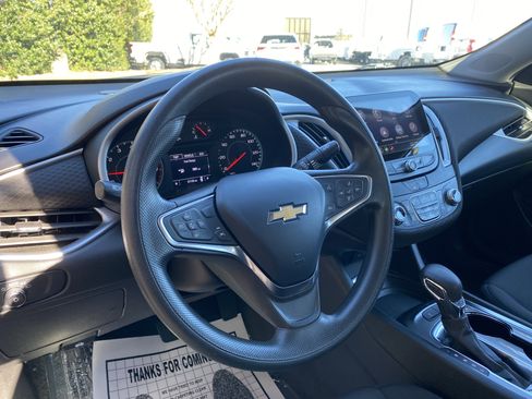 Used 2024 Chevrolet Malibu LT image 16