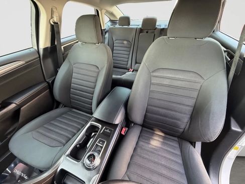 Used 2017 Ford Fusion SE FWD image 13