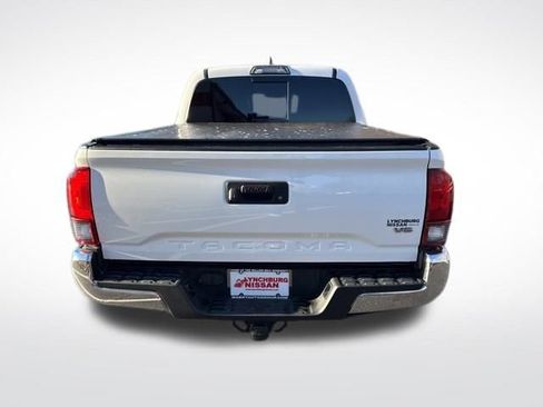 Used 2019 Toyota Tacoma TRD Off-Road image 4