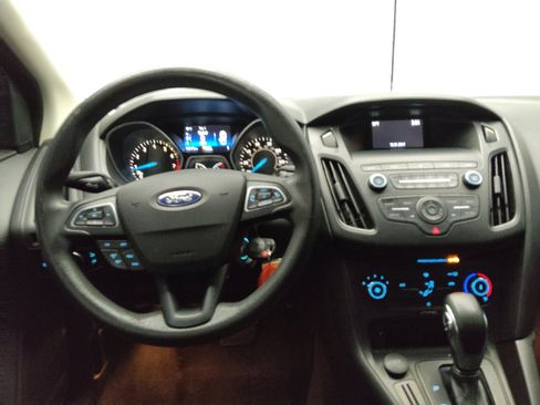 Used 2018 Ford Focus SE FWD image 22