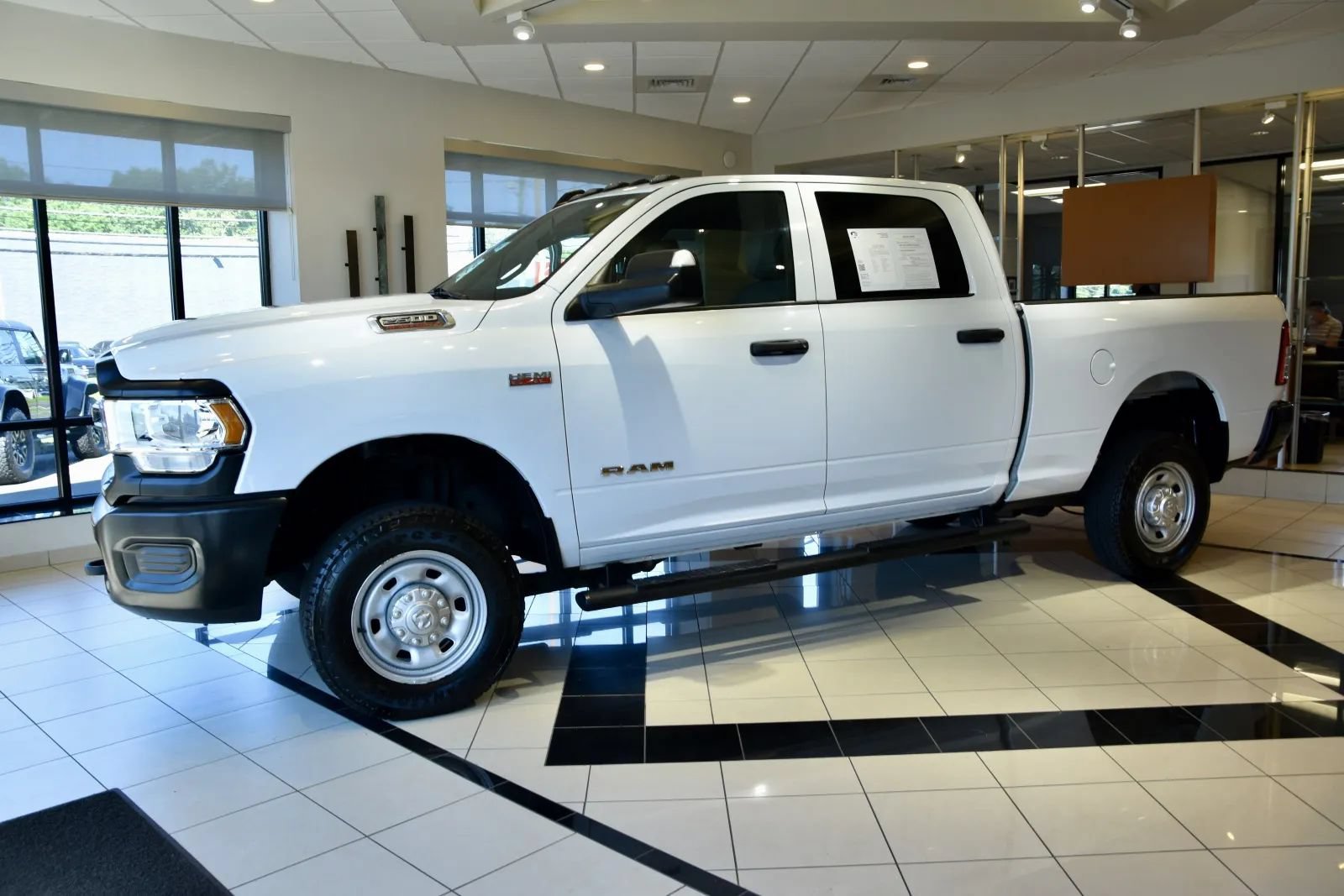 Used 2022 RAM 2500 Tradesman AWD/4WD image 3