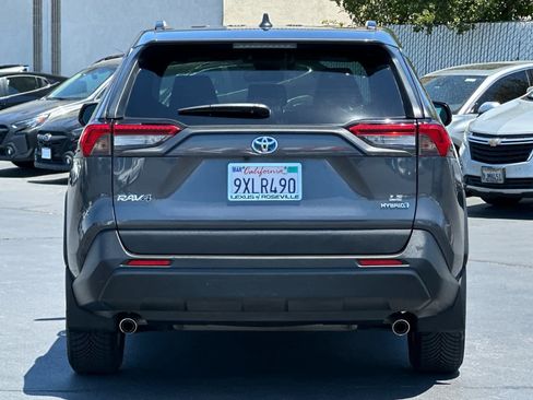Used 2019 Toyota RAV4 LE AWD/4WD image 8