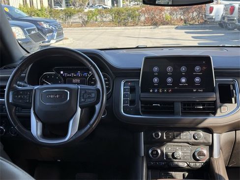 Used 2021 GMC Yukon XL SLT w/ SLT Premium Package image 22