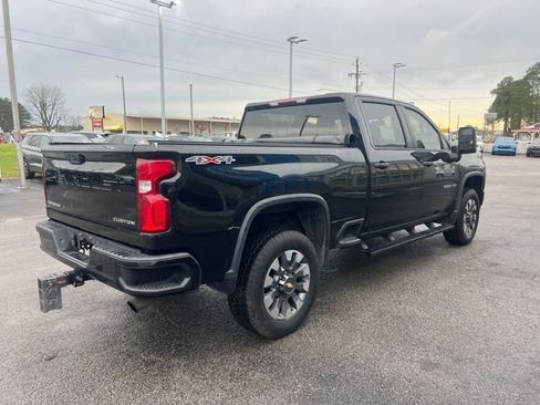 Used 2021 Chevrolet Silverado 2500 Custom w/ Custom Value Package image 9