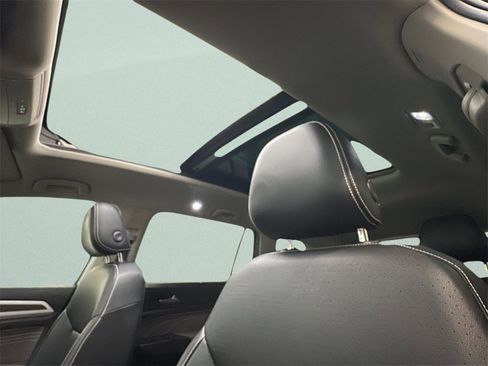 Used 2022 Volkswagen Atlas SE image 11