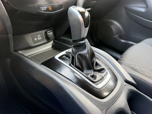 Used 2020 Nissan Rogue S AWD/4WD image 37