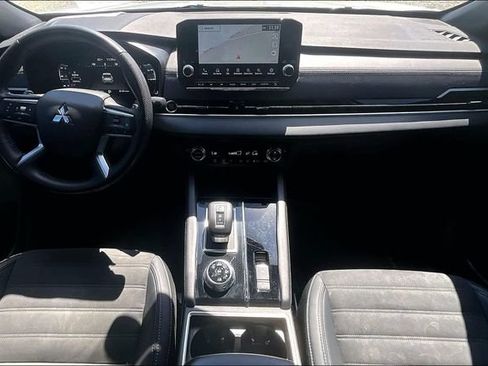 Used 2023 Mitsubishi Outlander SE Black Edition AWD/4WD image 14