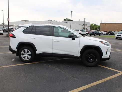 Used 2023 Toyota RAV4 LE FWD image 5