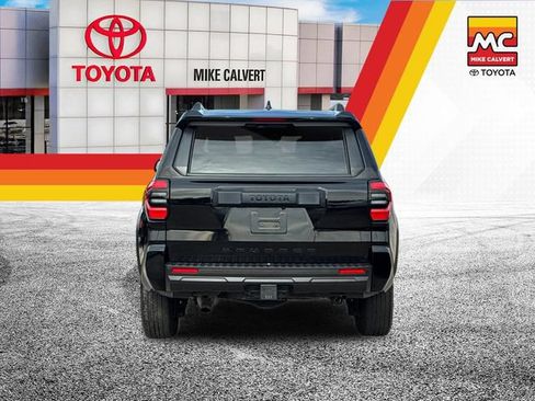 Used 2025 Toyota 4Runner SR5 AWD/4WD image 4