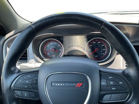 Used 2022 Dodge Charger SXT w/ Leather Interior Group RWD image 12