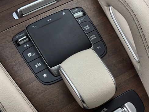 Used 2022 Mercedes-Benz GLS 450 4MATIC image 36