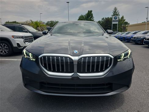 Used 2026 BMW 530i RWD image 2