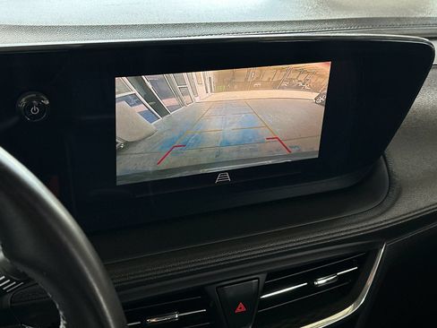 Used 2024 Buick Encore GX Sport Touring FWD image 17