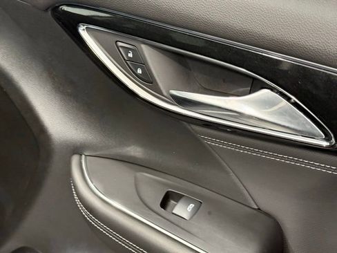 Used 2025 Buick Envision Preferred image 21