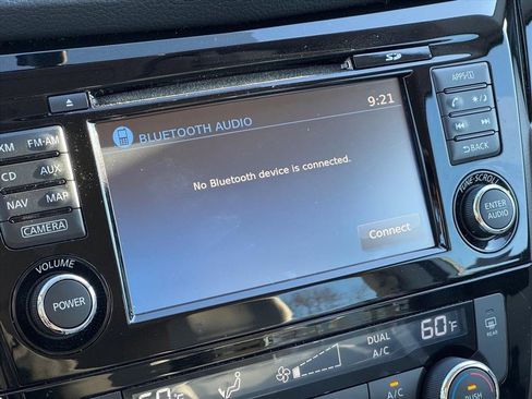 Used 2018 Nissan Rogue Sport SL image 23