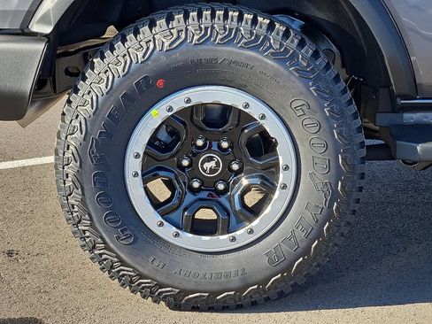 Used 2024 Ford Bronco Outer Banks w/ Sasquatch Package AWD/4WD image 7