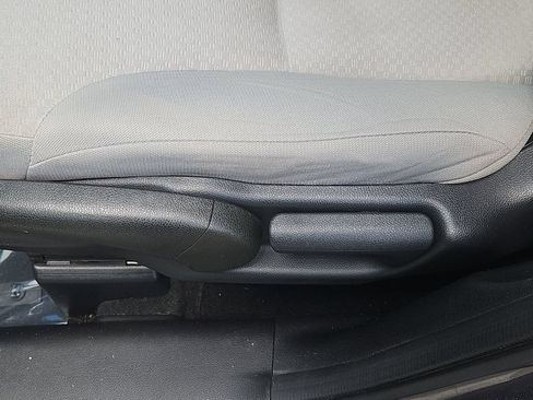 Used 2016 Honda CR-V LX image 17