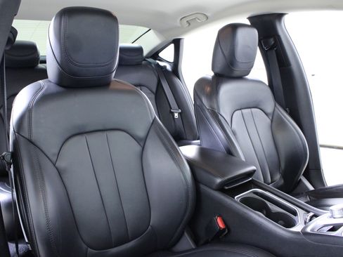 Used 2015 Chrysler 200 C w/ Navigation & Sound Group I image 15