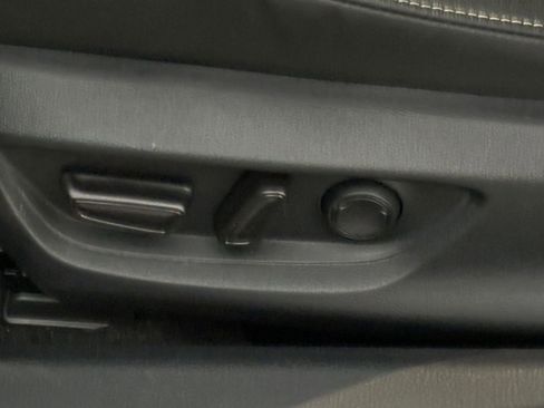 Used 2025 Toyota Camry SE image 23