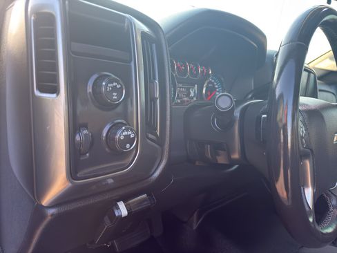 Used 2018 Chevrolet Silverado 1500 LT AWD/4WD image 15