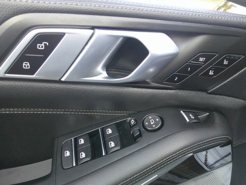 Used 2020 BMW X5 xDrive50i AWD/4WD image 70