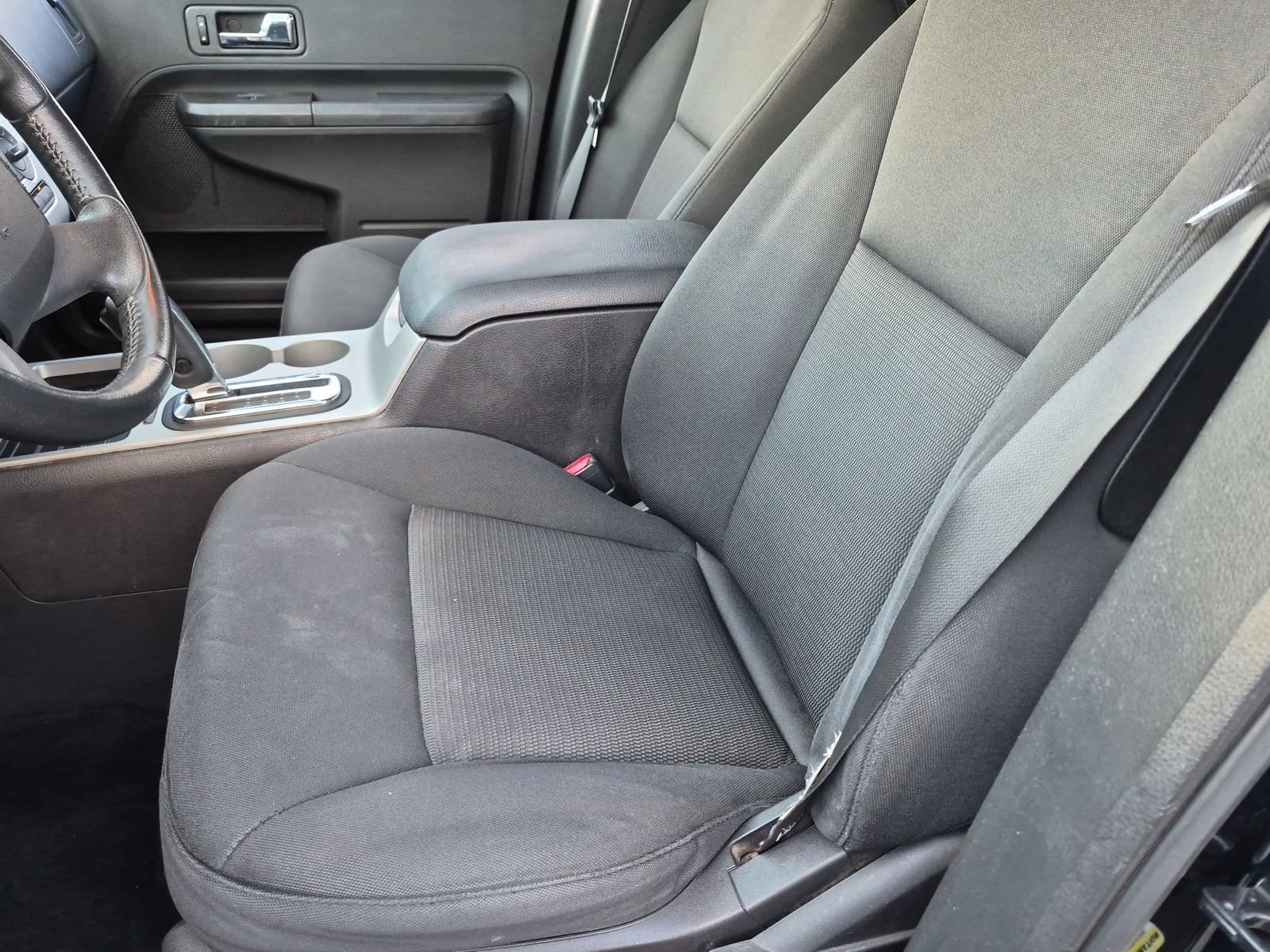 Used 2010 Ford Edge SEL FWD image 16