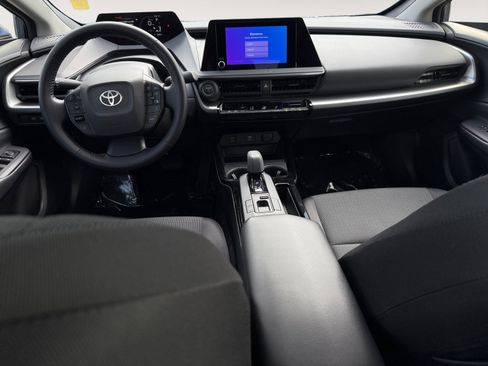 Used 2024 Toyota Prius LE FWD image 15