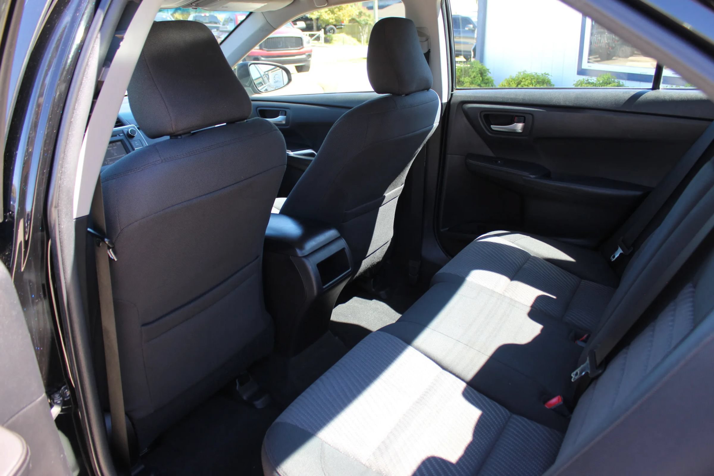 Used 2016 Toyota Camry LE FWD image 19