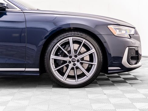 Used 2025 Audi S8 AWD/4WD image 36
