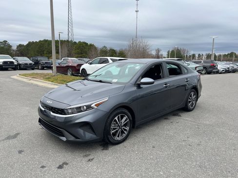 Used 2023 Kia Forte LXS image 13