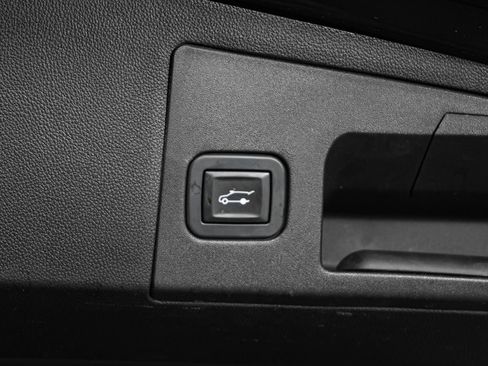 Used 2019 Cadillac XT5 Premium Luxury FWD image 32