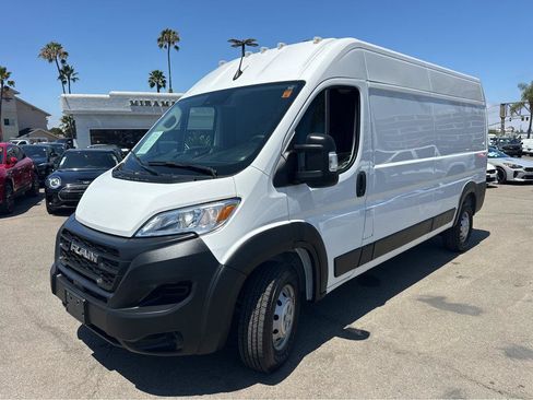 Used 2023 RAM ProMaster 2500 FWD image 11