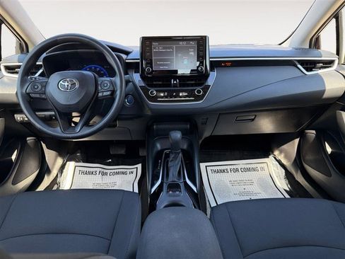 Used 2022 Toyota Corolla LE image 11