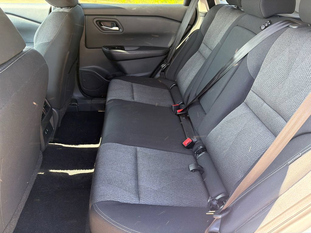 Used 2025 Nissan Rogue SV FWD image 20