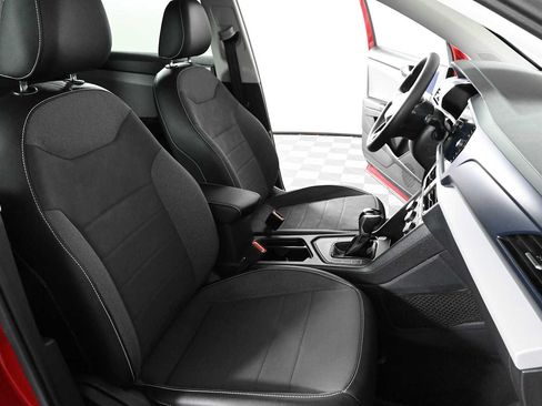 Certified 2022 Volkswagen Taos SE FWD image 12