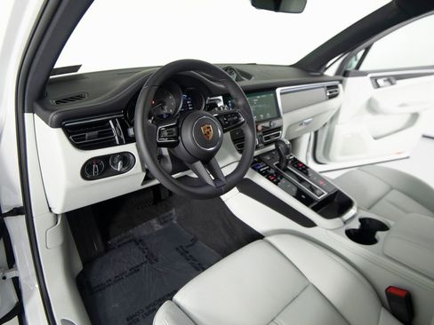 New 2026 Porsche Macan S image 17