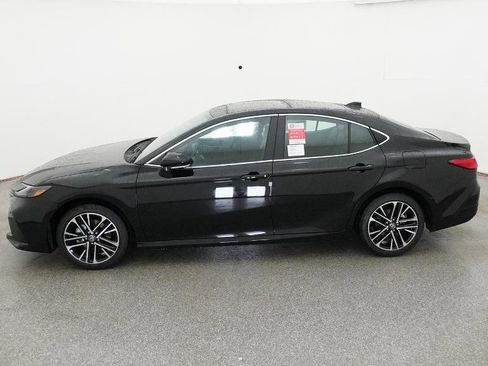 Used 2026 Toyota Camry XLE AWD/4WD image 16