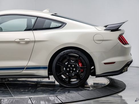 Used 2020 Ford Mustang Shelby GT350R w/ GT350R Equipment Group 920A RWD image 11