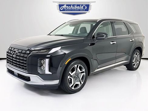 Used 2023 Hyundai Palisade Limited image 3