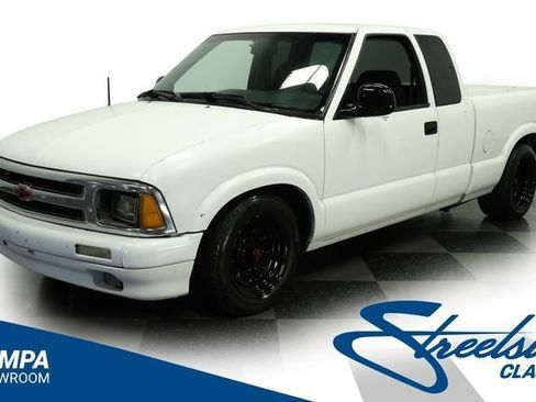 Used 1995 Chevrolet S10 Pickup LS image 1